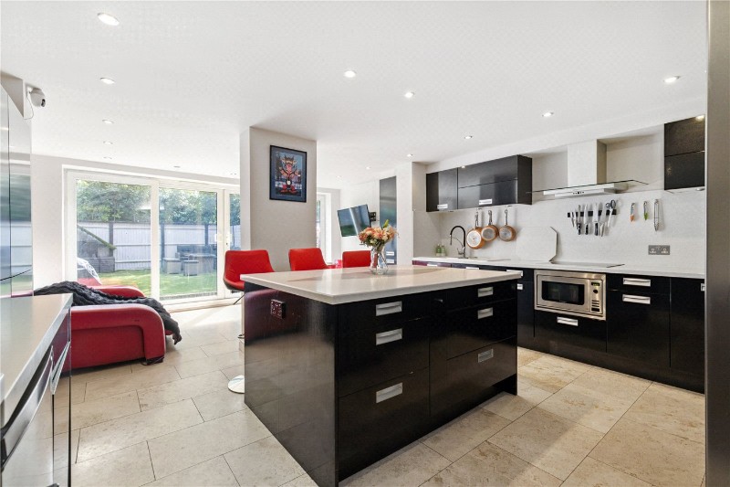 Lisle Close, London, SW17