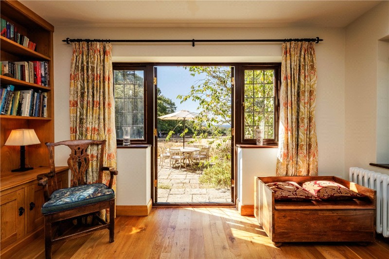 Sheephatch Lane, Tilford, Farnham, Surrey, GU10