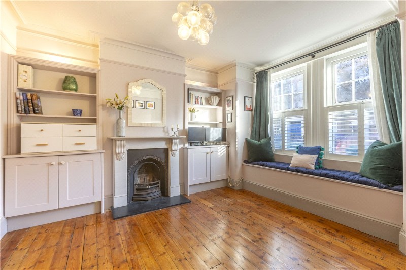 Queenstown Road, London, SW8