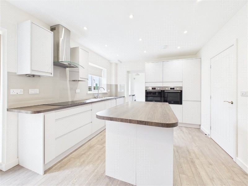 Threwstones Close, Tiverton, Devon, EX16