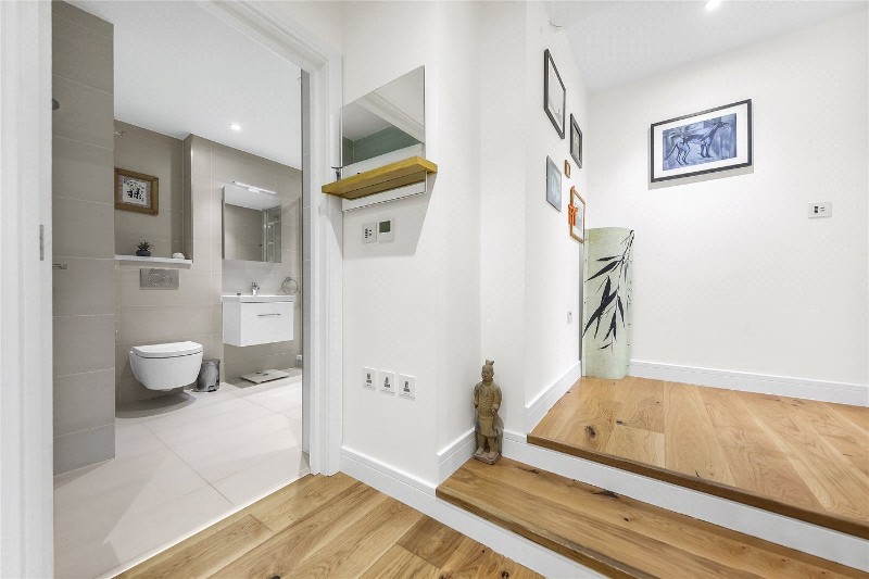 Hogarth Lane, London, W4