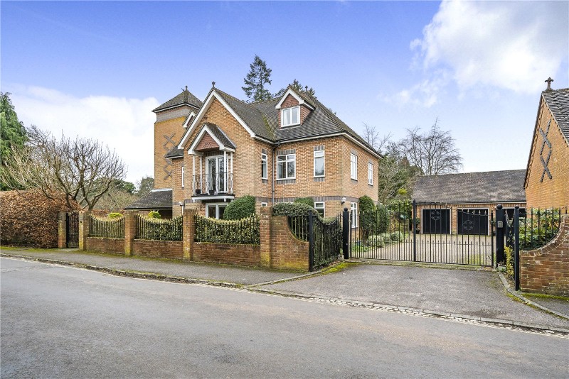 Swingate Road, Farnham, Surrey, GU9