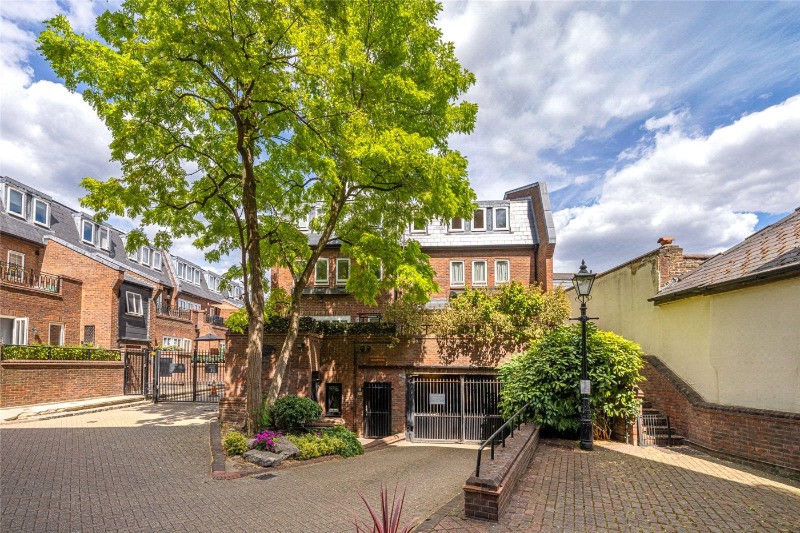 Spencer Walk, London, NW3