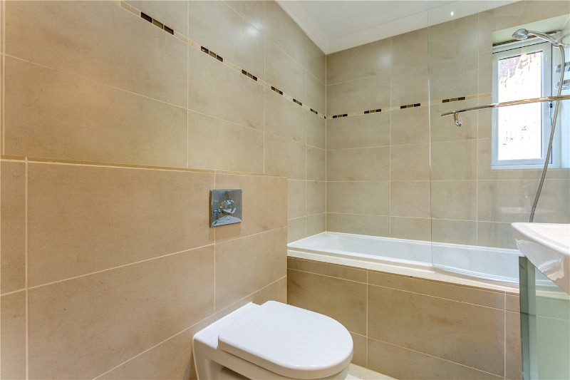 Lakeside Drive, Chobham, GU24