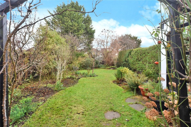 Edenfield Gardens, Worcester Park, KT4