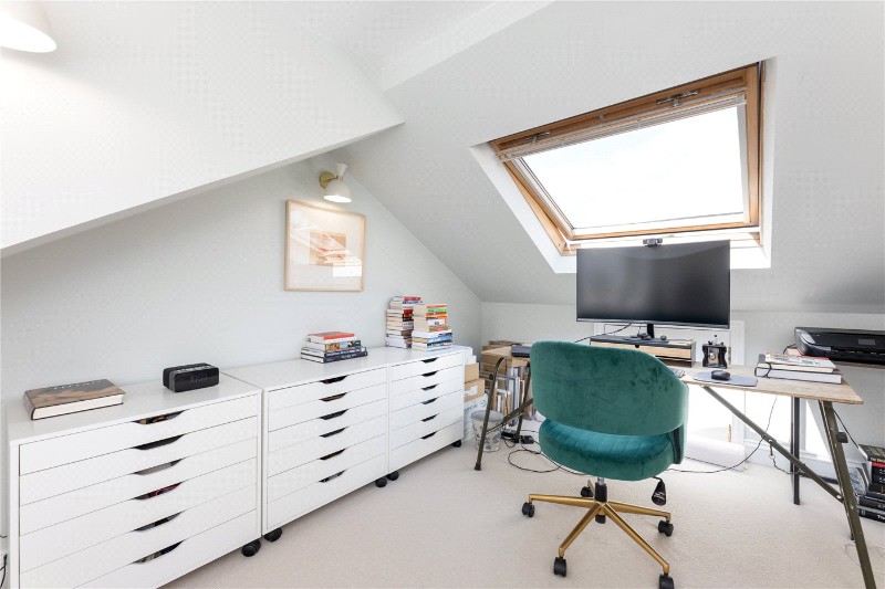 Sutton Lane North, London, W4
