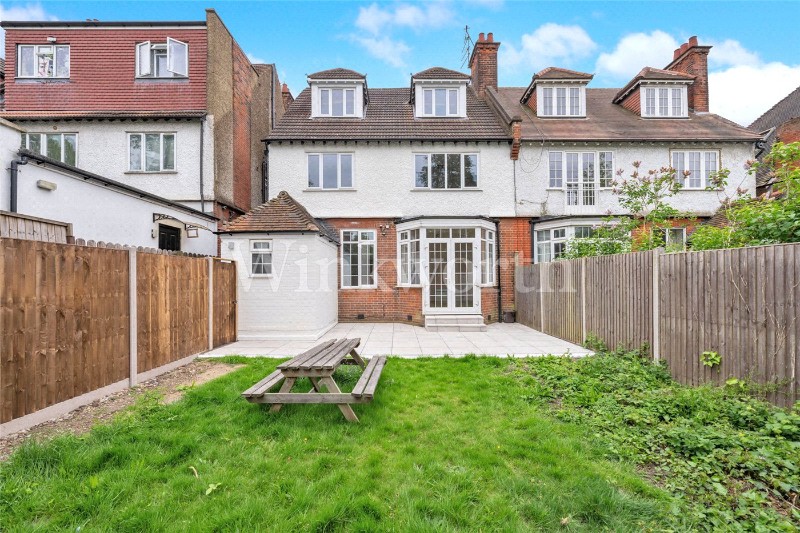 Ravenscroft Avenue, London, NW11