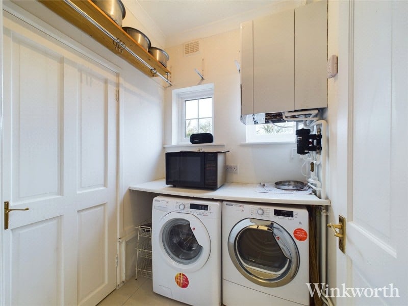 Tring Avenue, London, W5