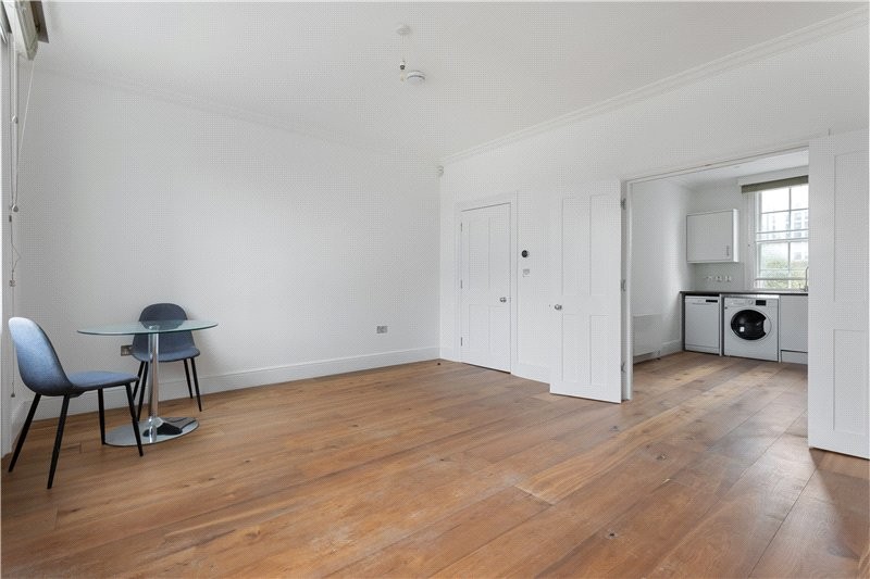 Wandsworth Road, London, SW8