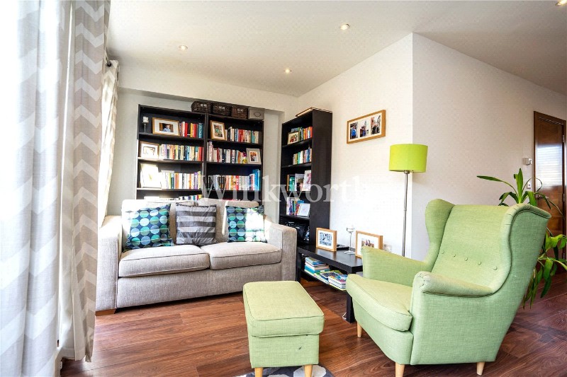Belz Drive, London, N15