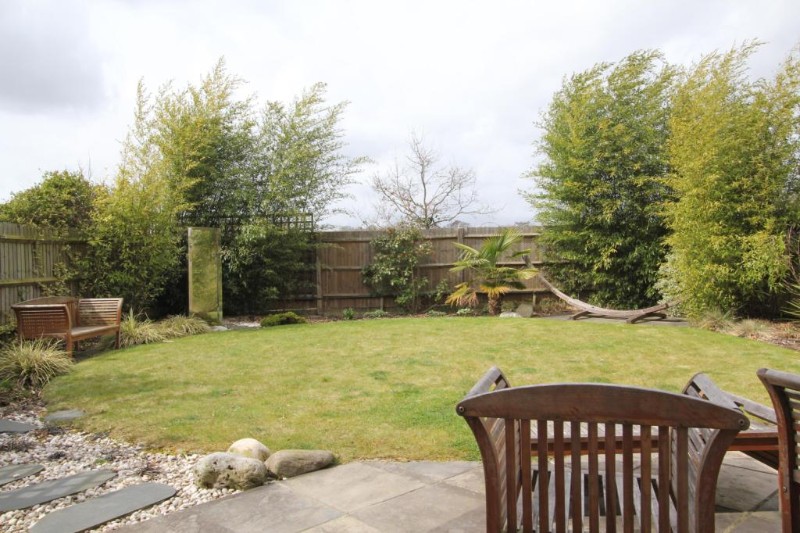 Eaves Close, New Haw Road, Addlestone, KT15