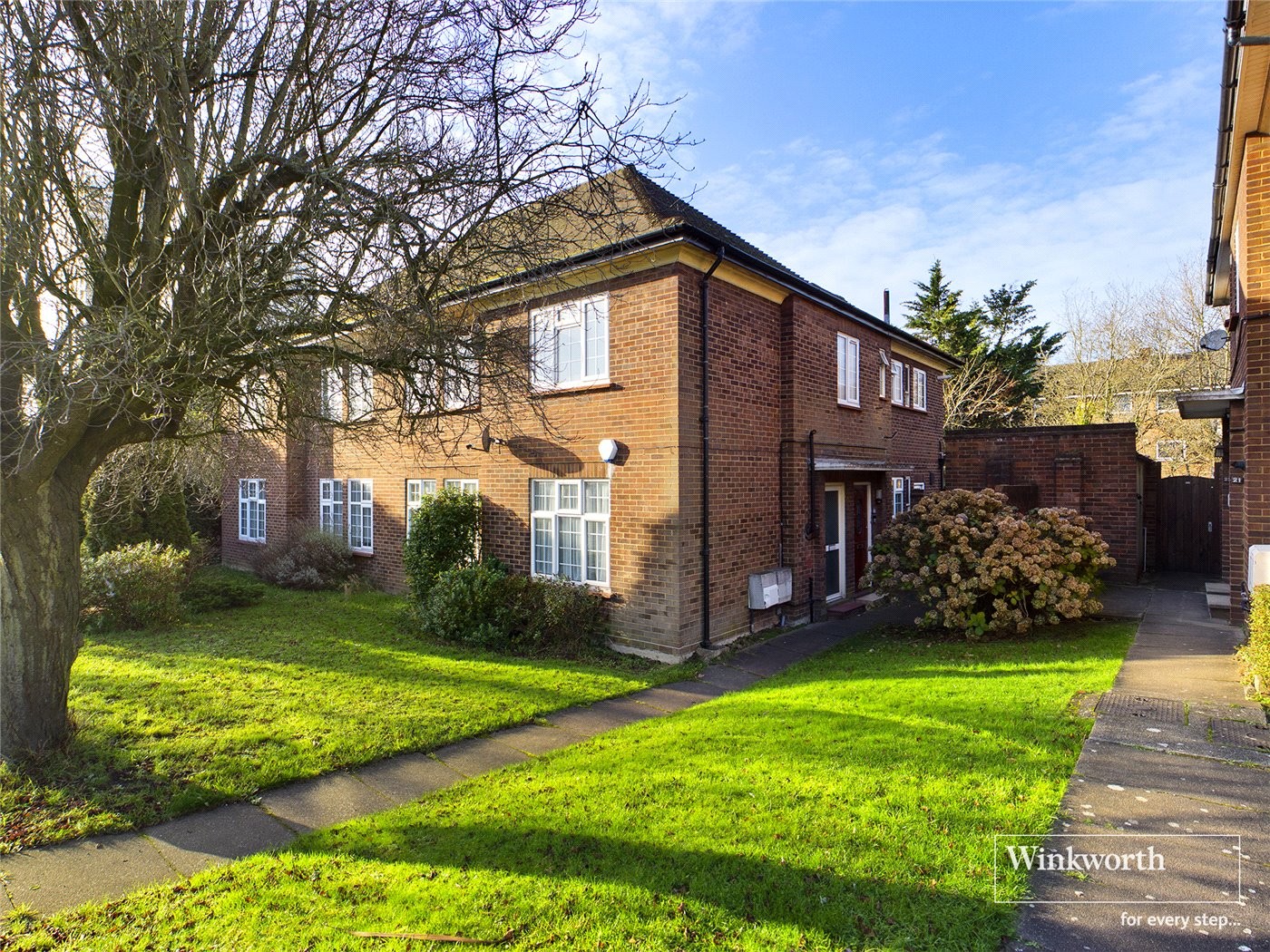 2 bedroom property for sale in Lea Gardens, Wembley, HA9 (Ref KBS210421