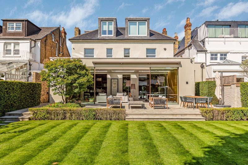 Castelnau, Barnes, London, SW13