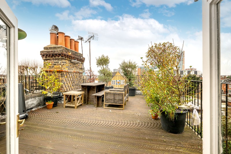 St. Quintin Avenue, London, W10
