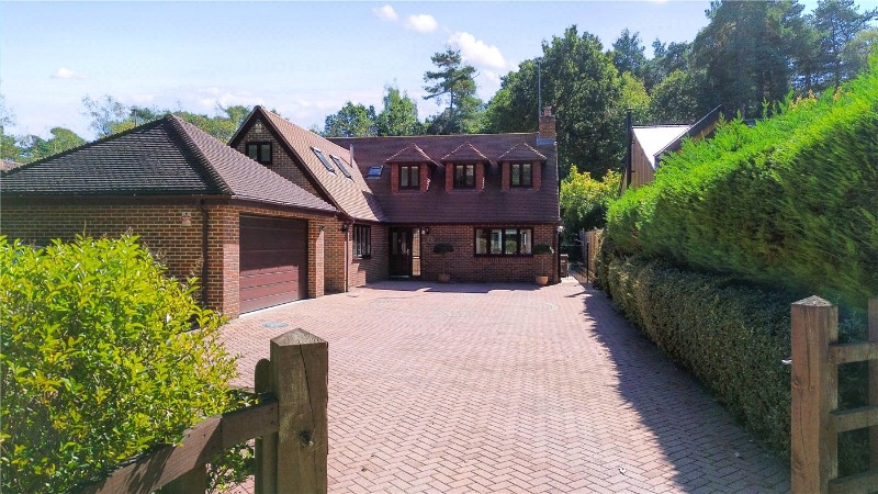Nine Mile Ride, Finchampstead, Wokingham, Berkshire, RG40