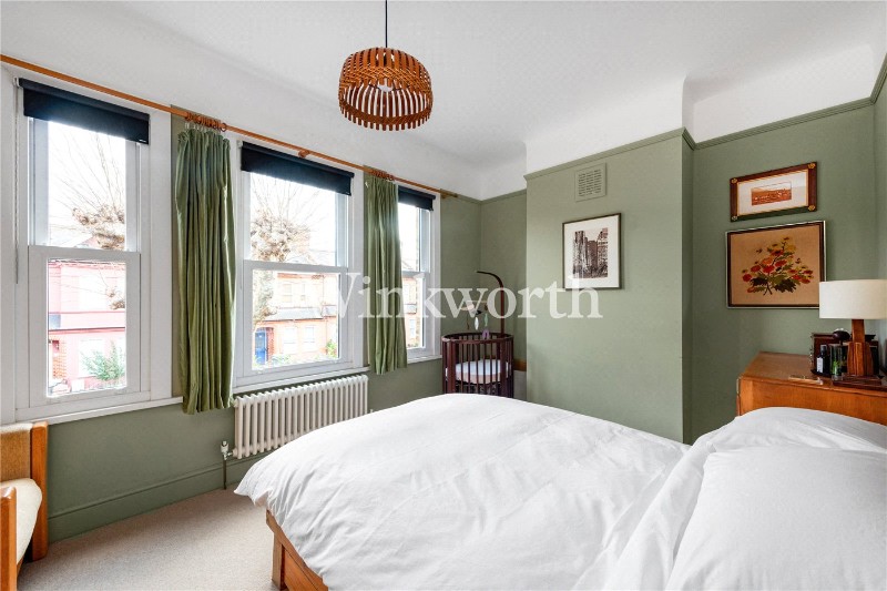 Lymington Avenue, London, N22