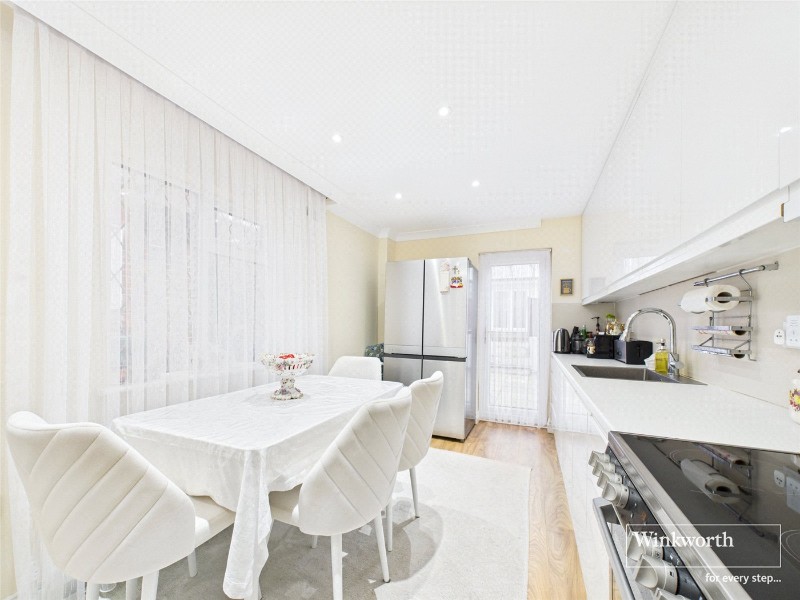 Sturgess Avenue, London, NW4