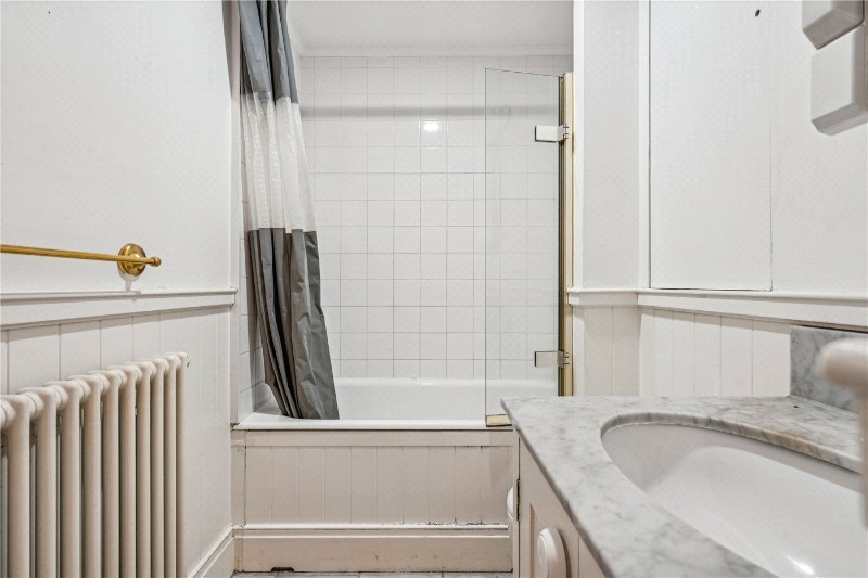 Shorts Gardens, London, WC2H