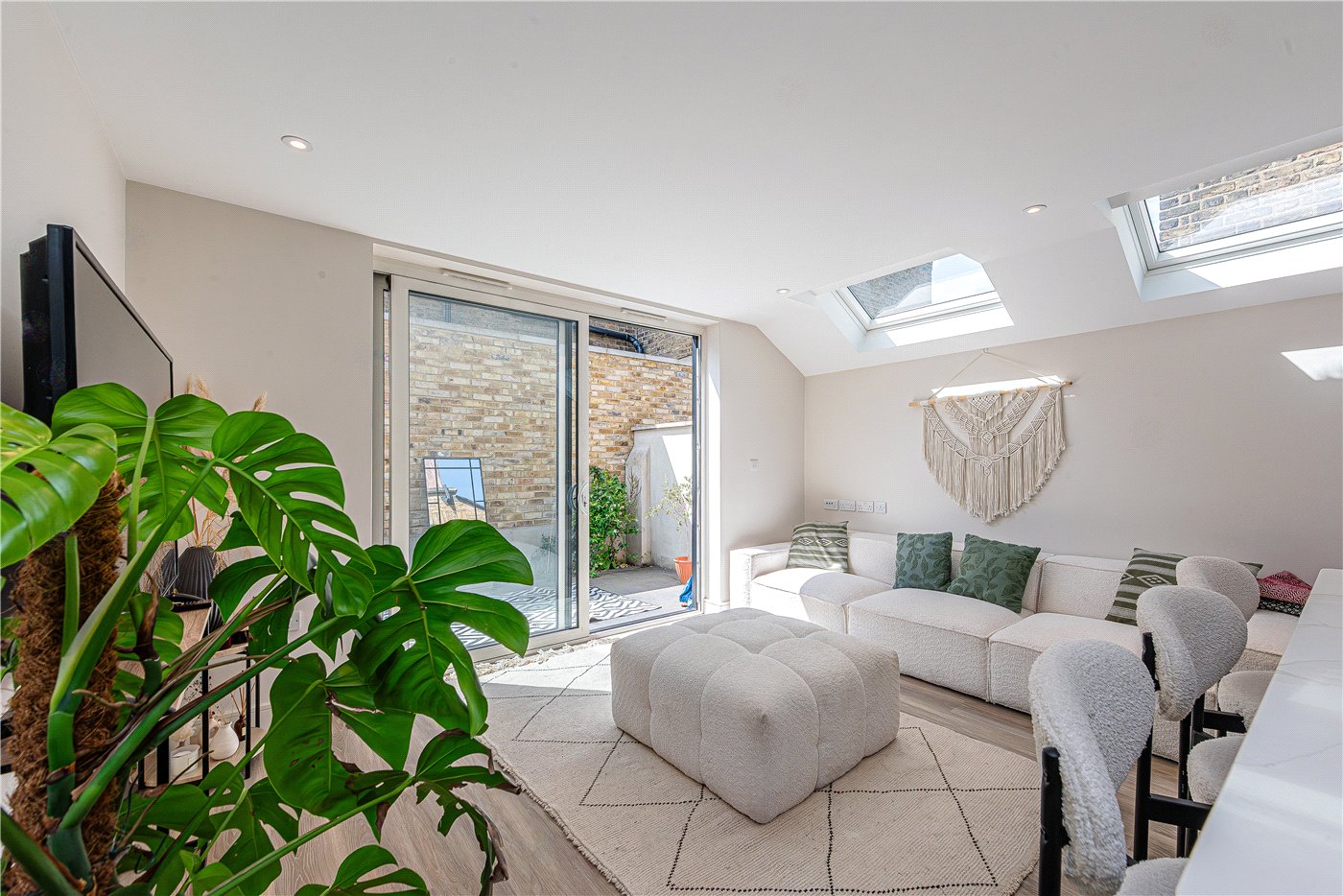 Purves Road, London, NW10