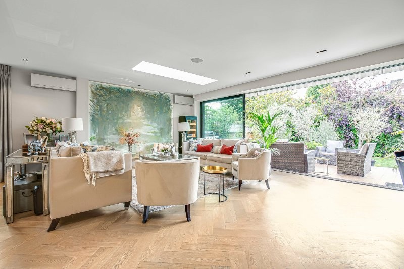 Castelnau, Barnes, London, SW13