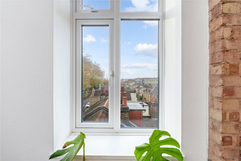 Shacklewell Lane, London, E8