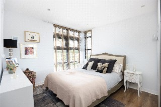 Whitelands Crescent, London, SW18