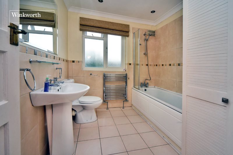 Fairford Gardens, Worcester Park, Surrey, KT4
