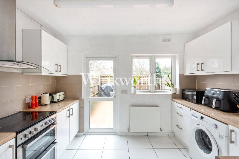 Westbury Avenue, London, N22