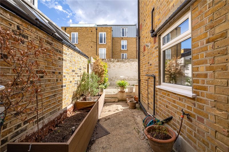 Chesson Road, London, W14