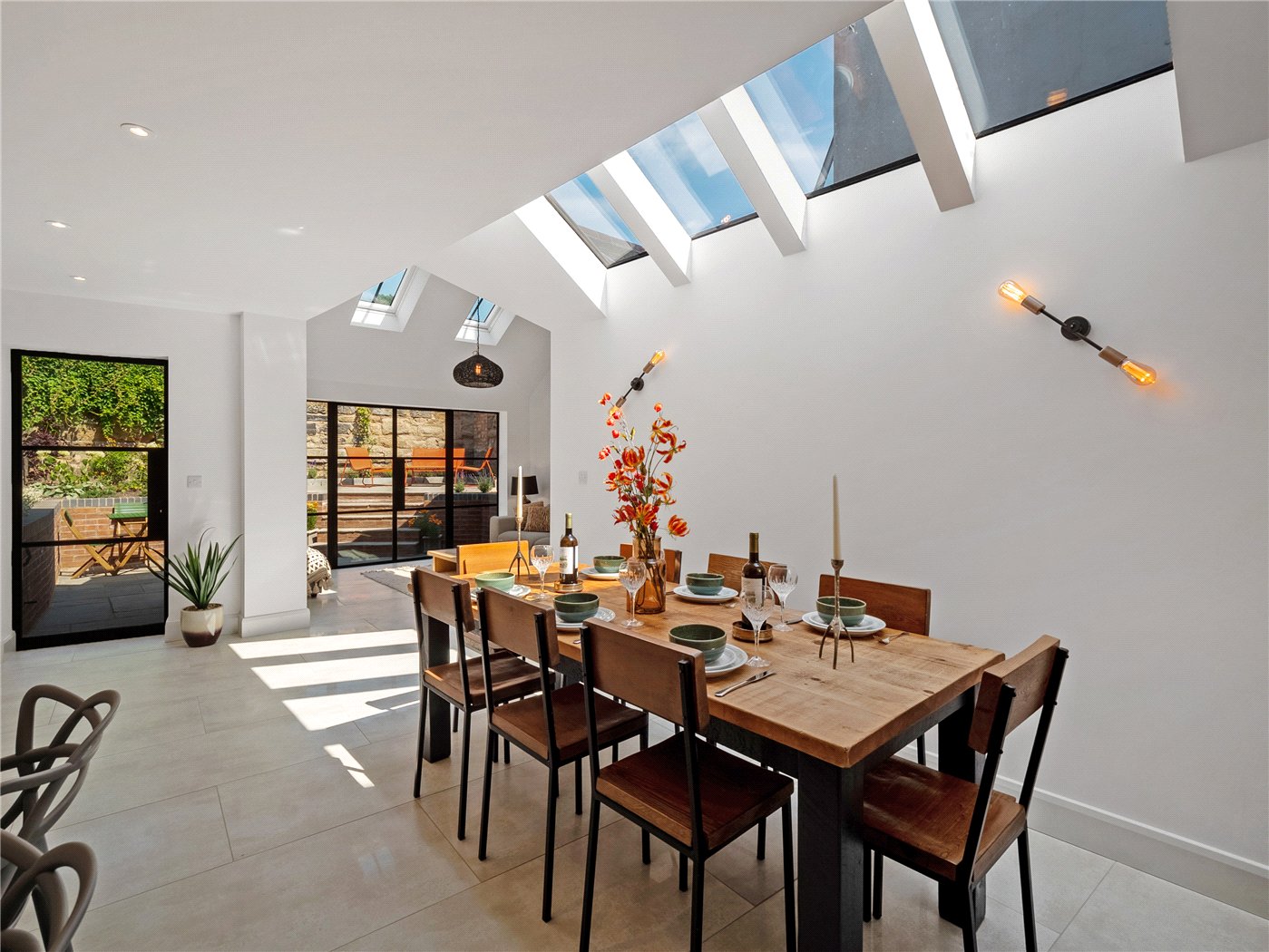 Dining To Sitting