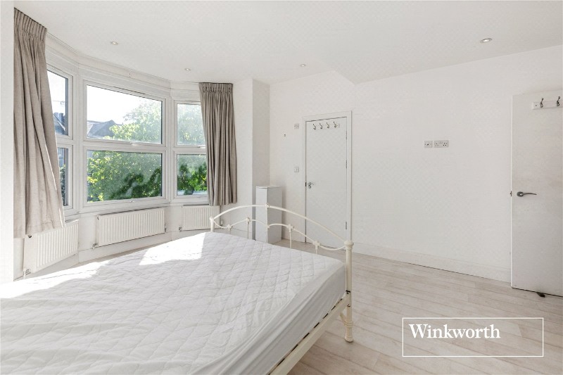 Station Road, Finchley, London, N3