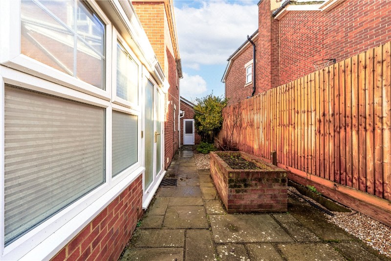 Saint Andrews Gardens, Cobham, Surrey, KT11