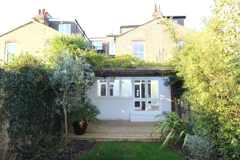 Aycliffe Road, London, W12