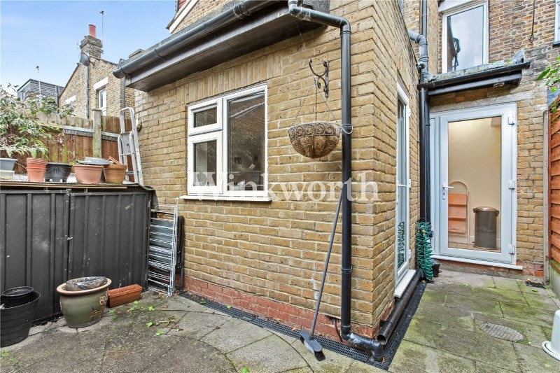 Station Crescent, London, N15