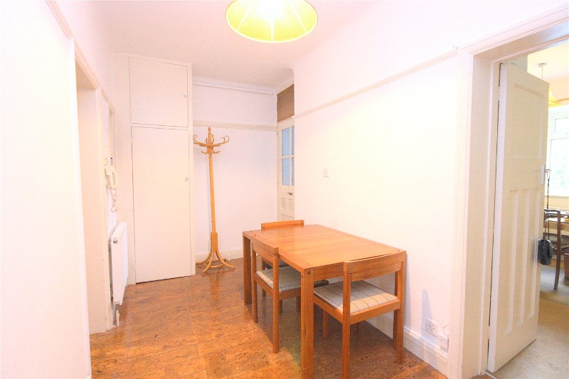 Gloucester Court, Kew Road, Kew, TW9