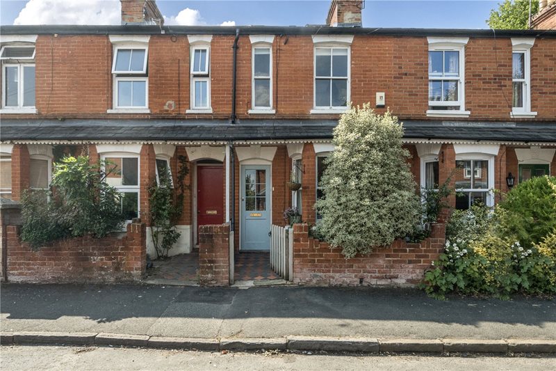 Wykeham Road, Farnham, Surrey, GU9