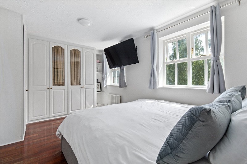 Lisle Close, London, SW17