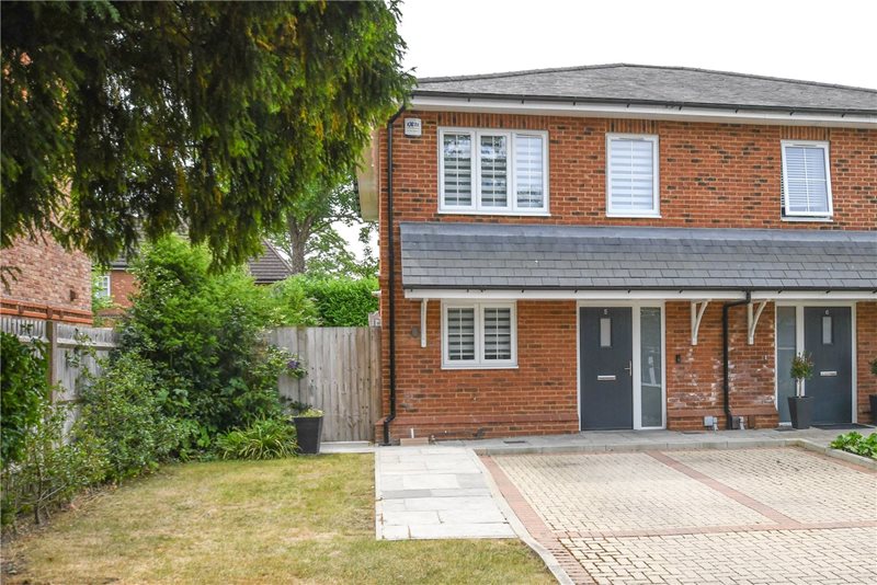Woodfield Place, Binfield, Bracknell, Berkshire, RG42
