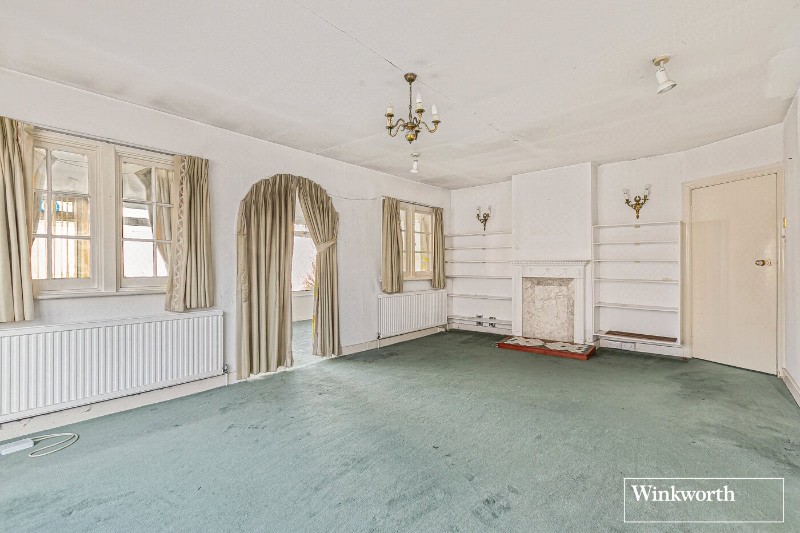 Sunbury Court Island, Sunbury-on-Thames, Surrey, TW16