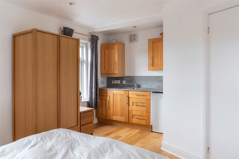Crescent Road, Wimborne, Dorset, BH21