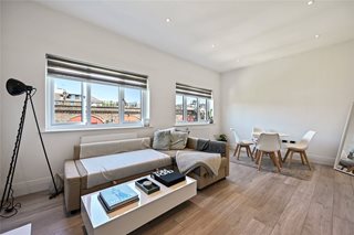 Frithville Gardens, First Floor Flat, Shepherds Bush, London, W12