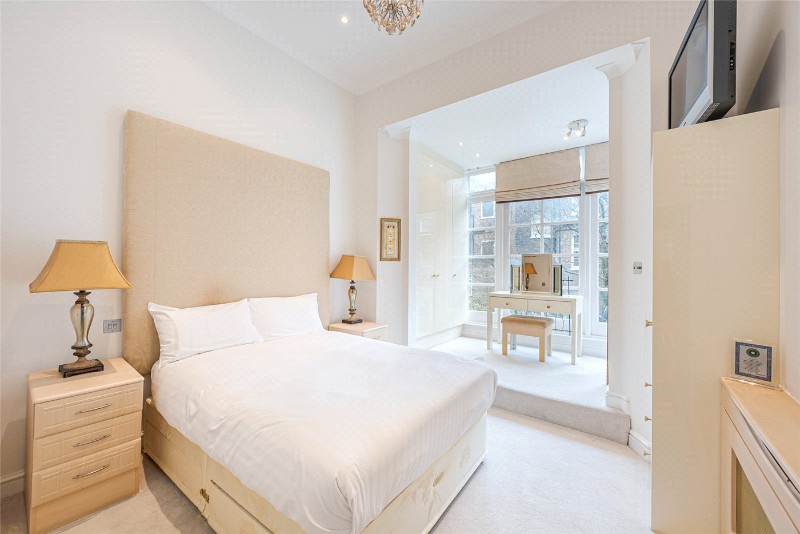 St Georges Drive, London, SW1V