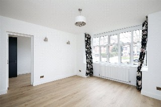 Gunnersbury Avenue, London, W5