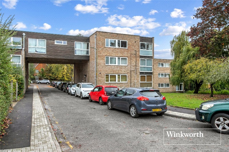 Sutherland Close, Barnet, EN5