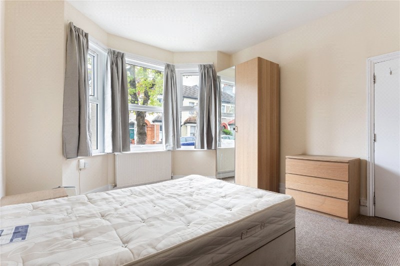 Pitcairn Road, London, CR4