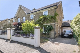 Devereux Lane, Barnes, London, SW13