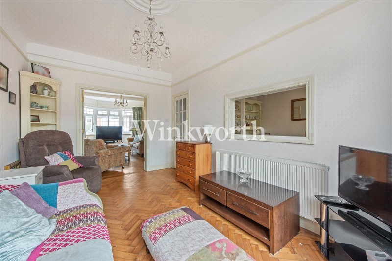 River Avenue, London, N13