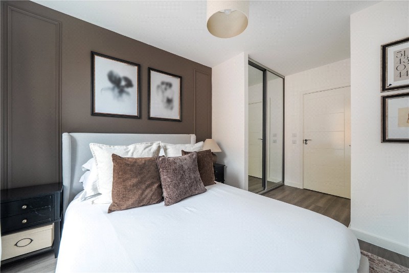 Nightingale Walk, Farnham, Surrey, GU9