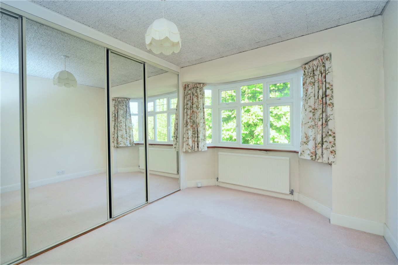 3 bedroom property for sale in Chipstead Way, Banstead, Surrey, SM7