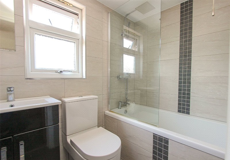 Cotswold Avenue, Rayleigh, Essex, SS6